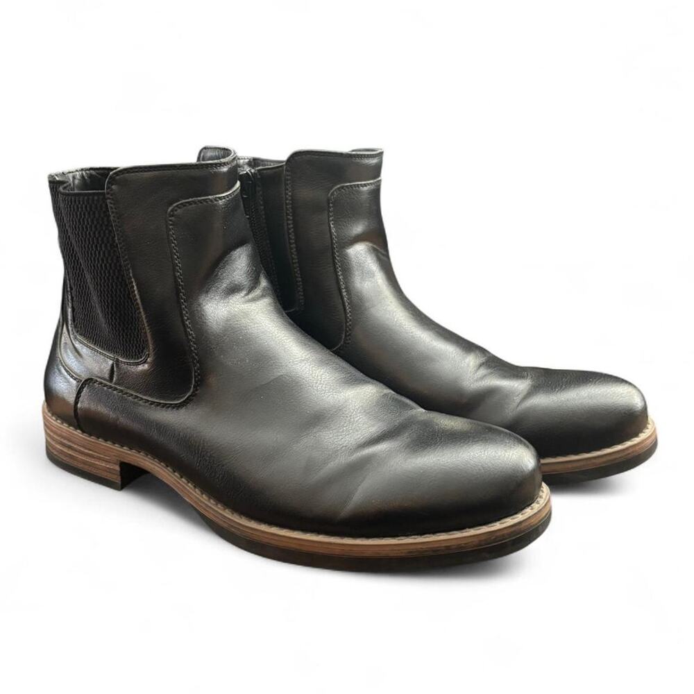 Michael Strahan Collection black leather Chelsea boots